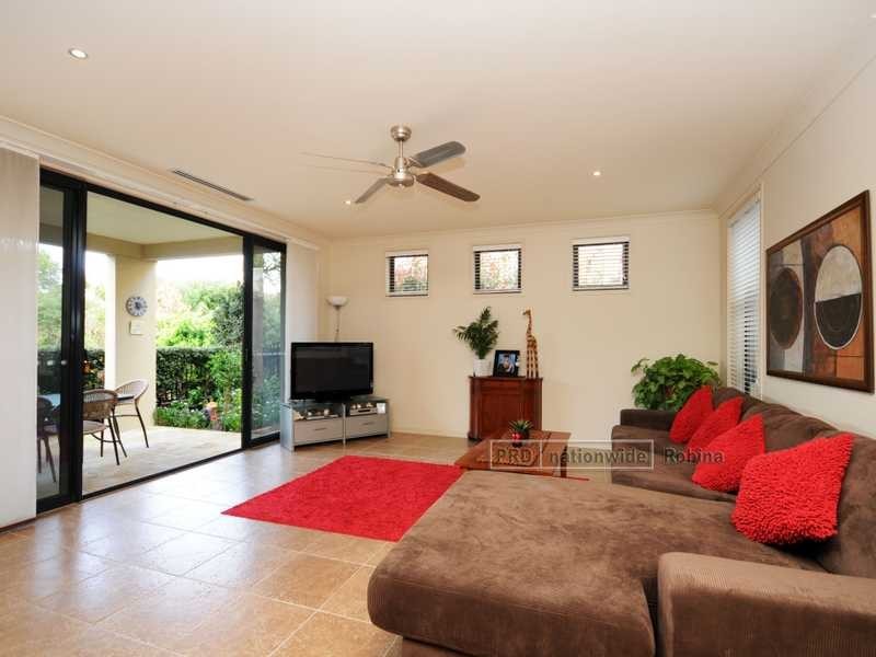 Unit 1046/1 The Cove Crescent, Carrara QLD 4211