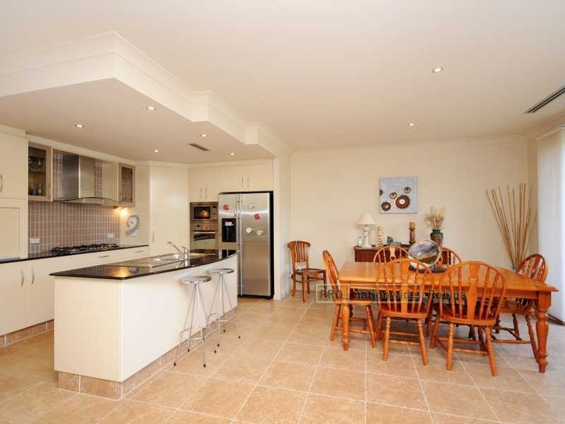 Unit 1046/1 The Cove Crescent, Carrara QLD 4211