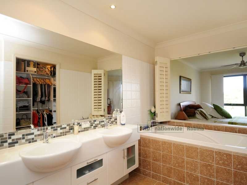 Unit 1046/1 The Cove Crescent, Carrara QLD 4211