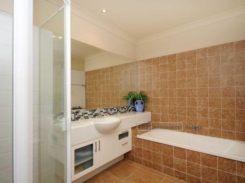 Unit 1046/1 The Cove Crescent, Carrara QLD 4211