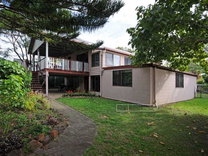 21 Mattocks Rd, Burleigh Waters QLD 4220