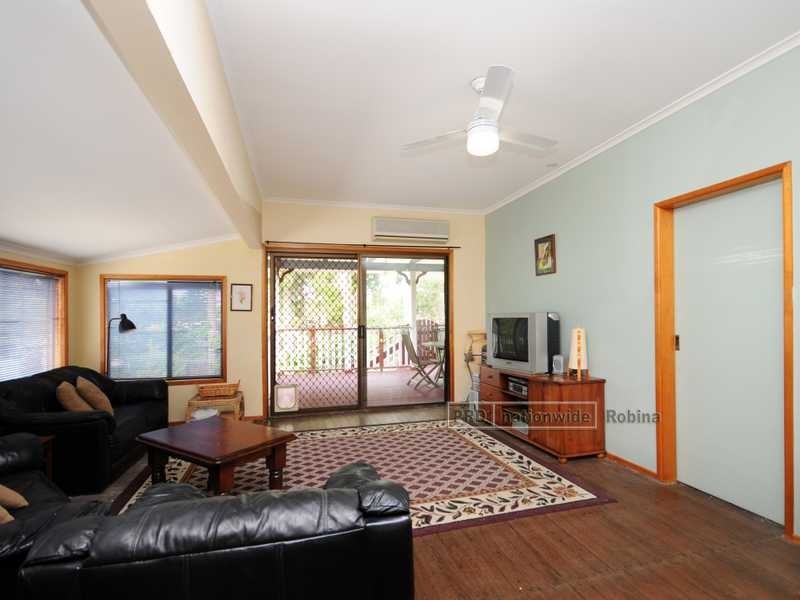 21 Mattocks Rd, Burleigh Waters QLD 4220