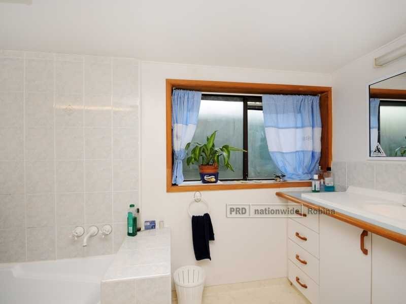 21 Mattocks Rd, Burleigh Waters QLD 4220