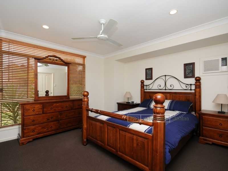 8 Kiara Court, Mudgeeraba QLD 4213