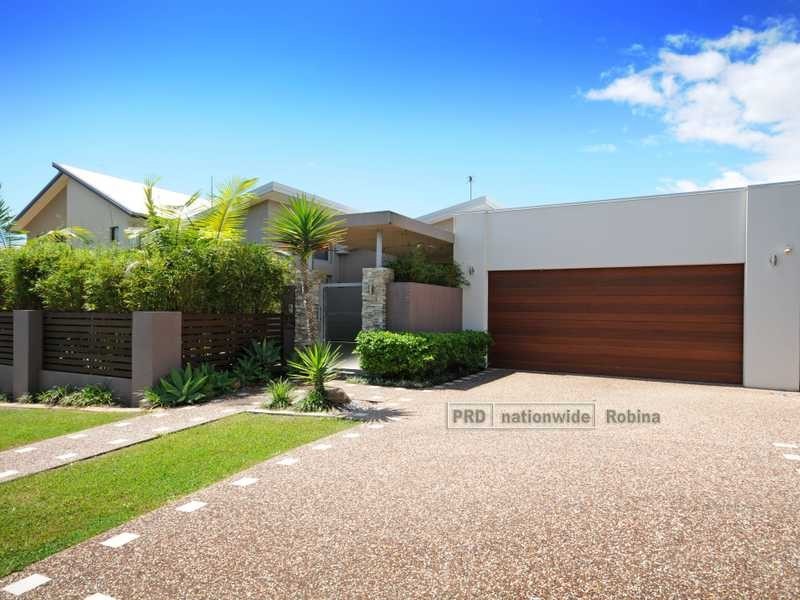 16 Menton Avenue, Varsity Lakes QLD 4227