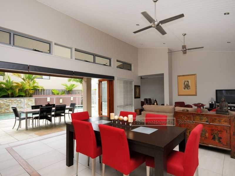 16 Menton Avenue, Varsity Lakes QLD 4227