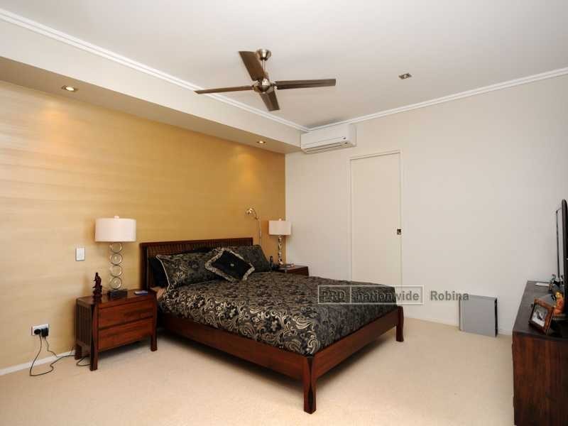 16 Menton Avenue, Varsity Lakes QLD 4227