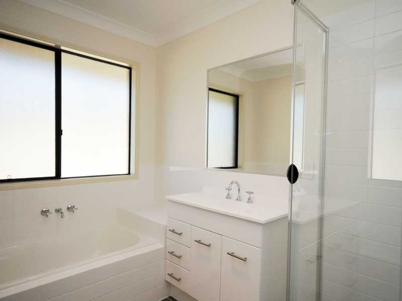 21 Snowwood Street, Reedy Creek QLD 4227