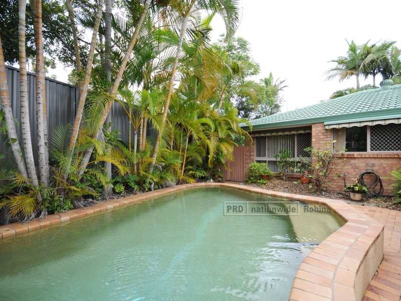 6 Macedon Close, Robina QLD 4226