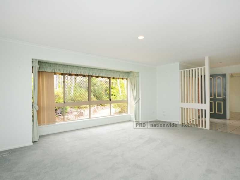 6 Macedon Close, Robina QLD 4226