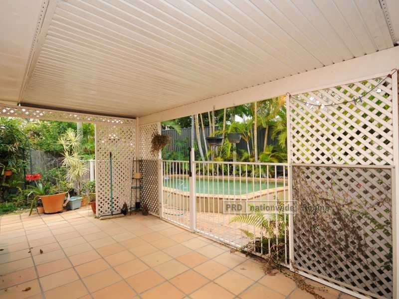 6 Macedon Close, Robina QLD 4226