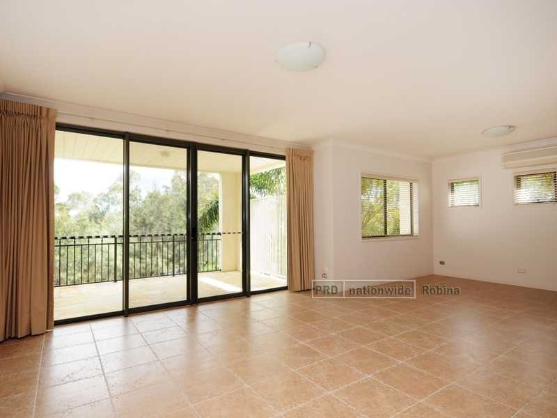 Unit 1096/1 The Cove Crescent, Carrara QLD 4211