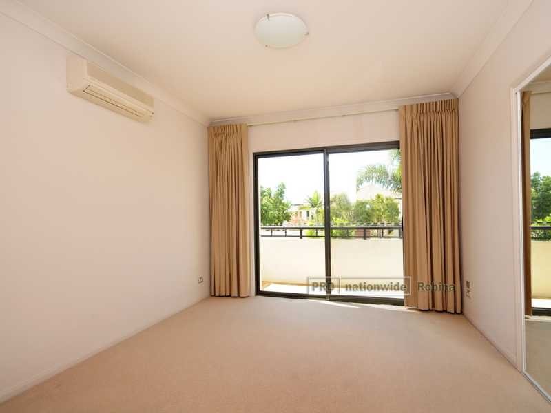 Unit 1096/1 The Cove Crescent, Carrara QLD 4211
