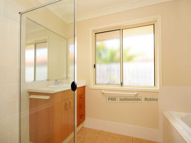13 Tracey Crescent, Varsity Lakes QLD 4227