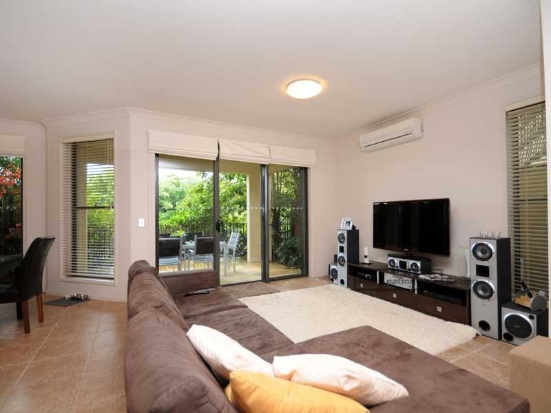 Unit 1090/1 The Cove Crescent, Carrara QLD 4211