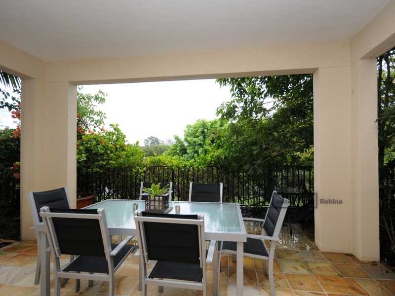 Unit 1090/1 The Cove Crescent, Carrara QLD 4211