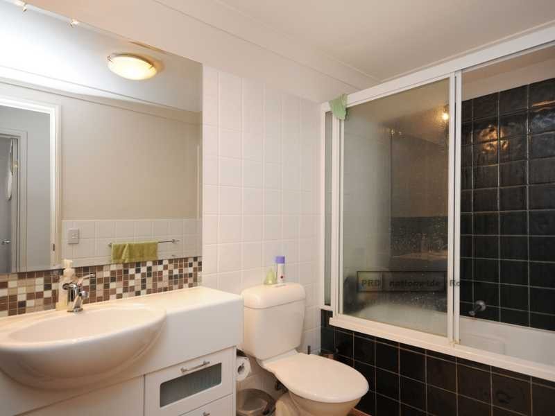 Unit 1090/1 The Cove Crescent, Carrara QLD 4211