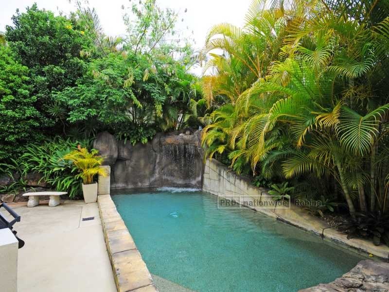 12 Pinehurst Place, Robina QLD 4226