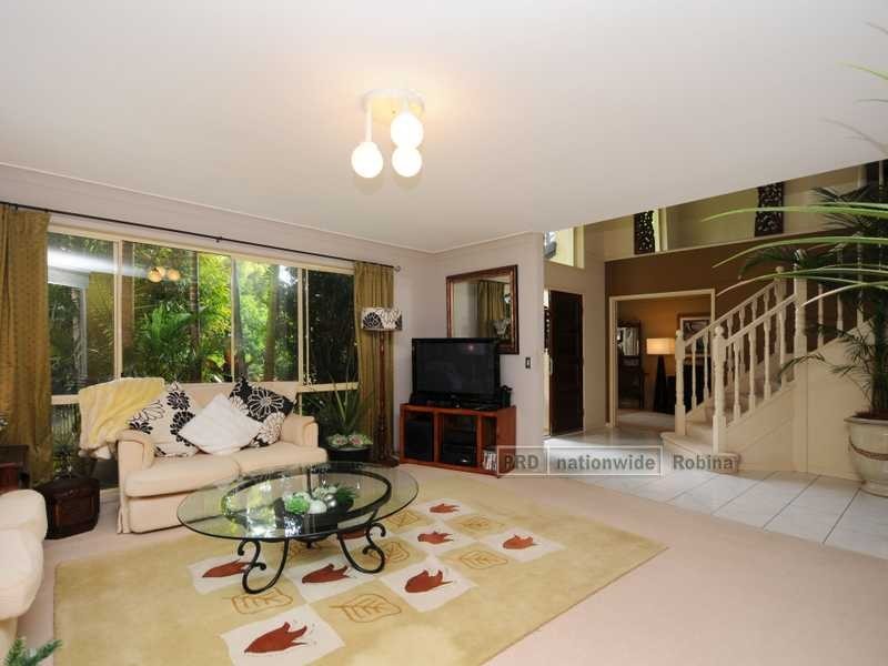 12 Pinehurst Place, Robina QLD 4226