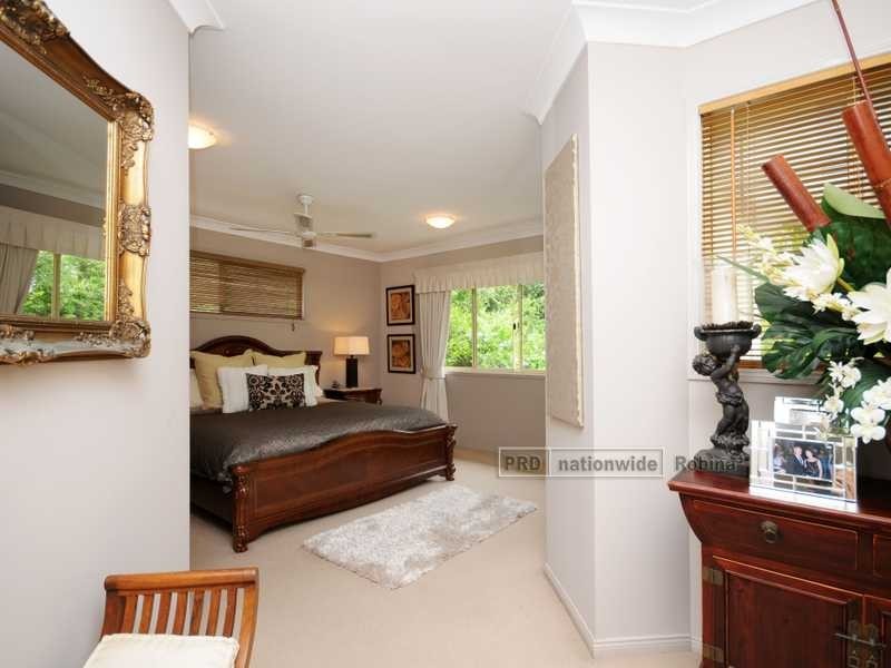 12 Pinehurst Place, Robina QLD 4226