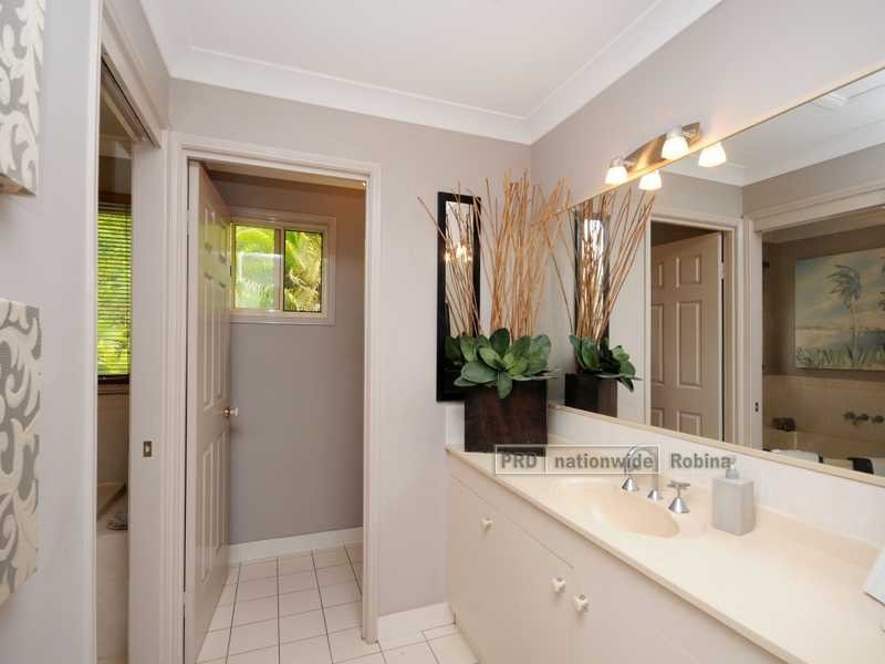 12 Pinehurst Place, Robina QLD 4226