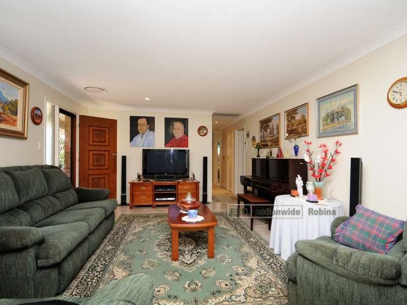 10 Quambone Street, Worongary QLD 4213