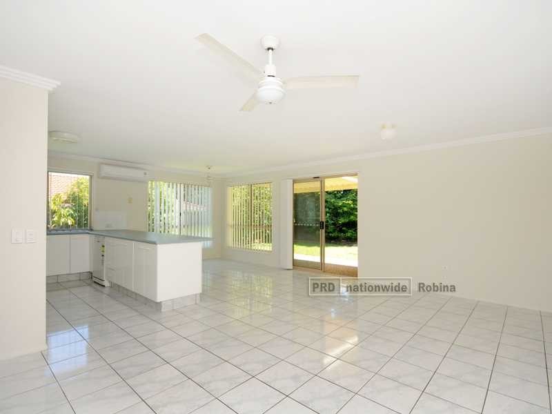 12 Lancashire Drive, Mudgeeraba QLD 4213
