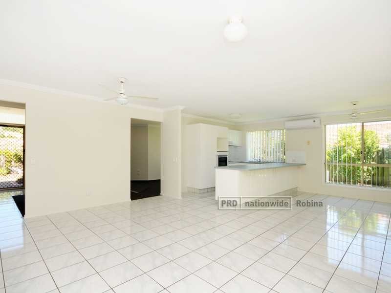 12 Lancashire Drive, Mudgeeraba QLD 4213