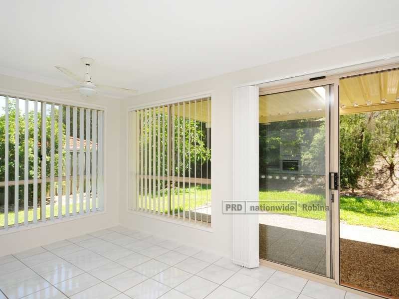 12 Lancashire Drive, Mudgeeraba QLD 4213