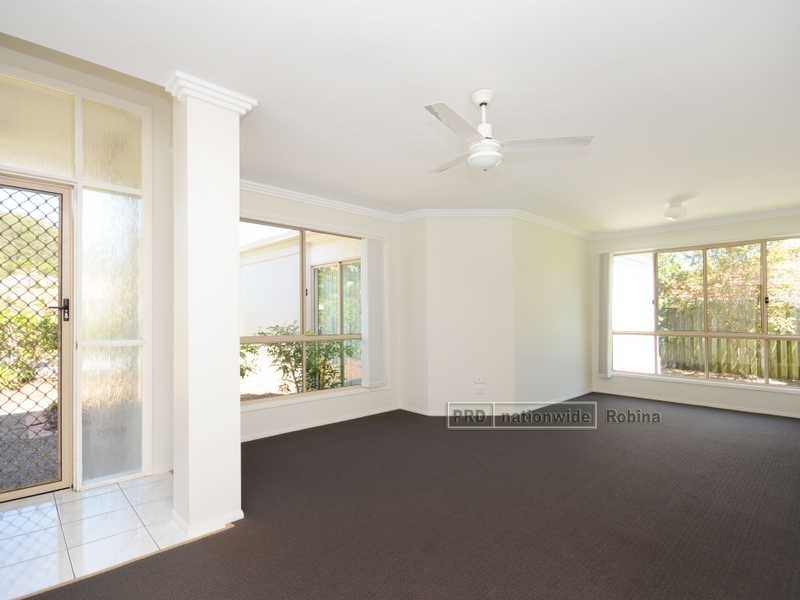 12 Lancashire Drive, Mudgeeraba QLD 4213