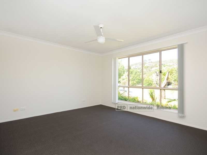 12 Lancashire Drive, Mudgeeraba QLD 4213