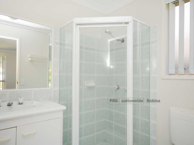 12 Lancashire Drive, Mudgeeraba QLD 4213