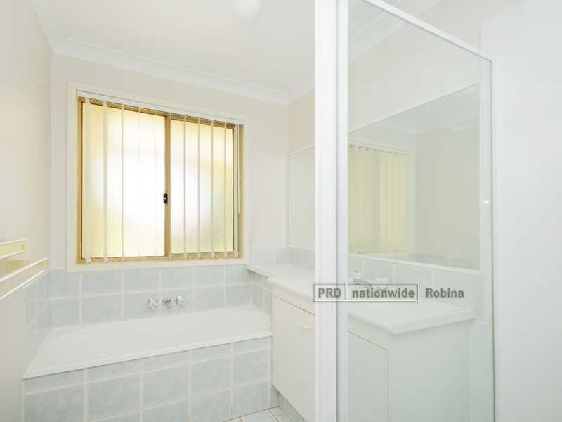 12 Lancashire Drive, Mudgeeraba QLD 4213