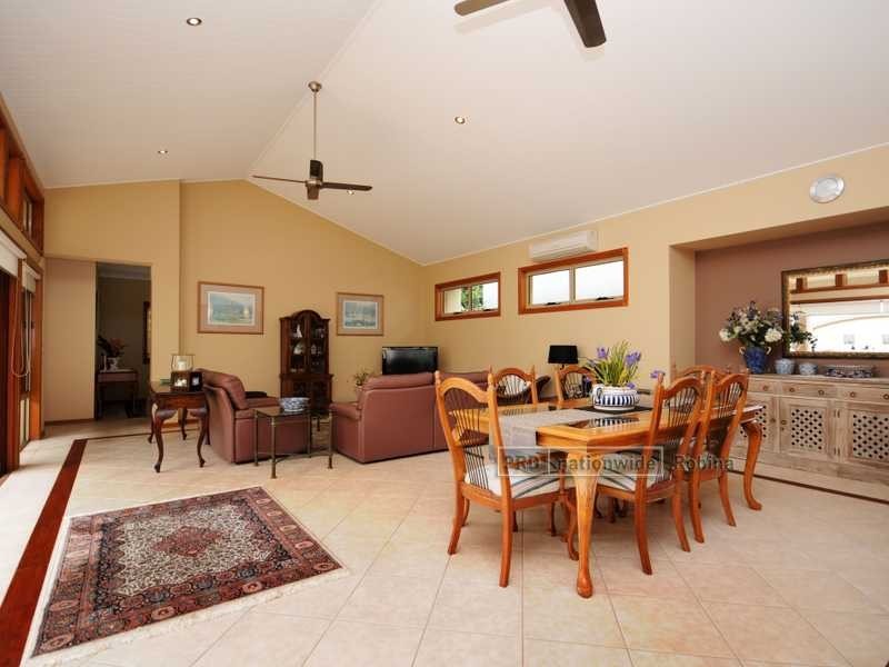 5 Avellino Drive, Varsity Lakes QLD 4227