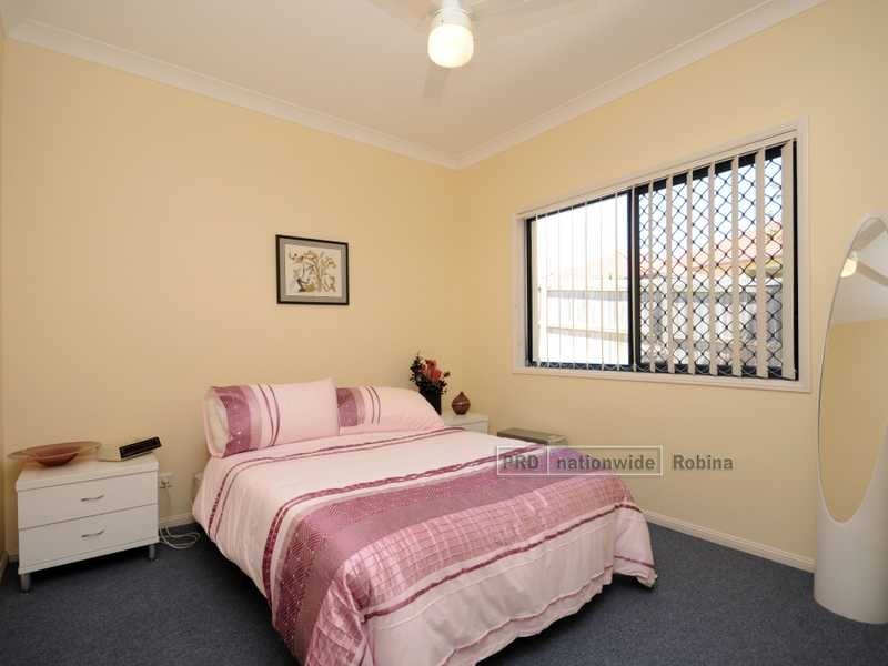26 Mulgrave Crescent, Varsity Lakes QLD 4227
