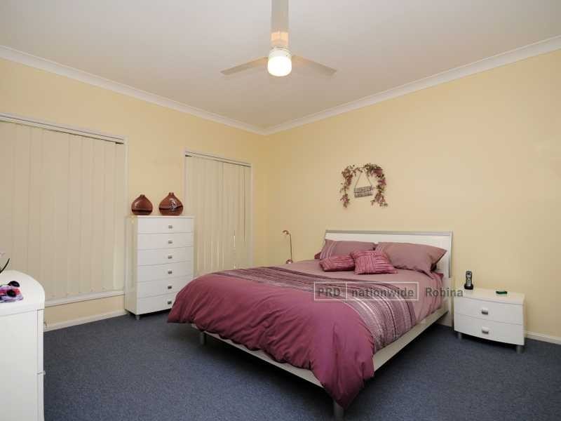 26 Mulgrave Crescent, Varsity Lakes QLD 4227