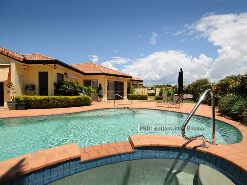 132 Dunlin Drive, Burleigh Waters QLD 4220