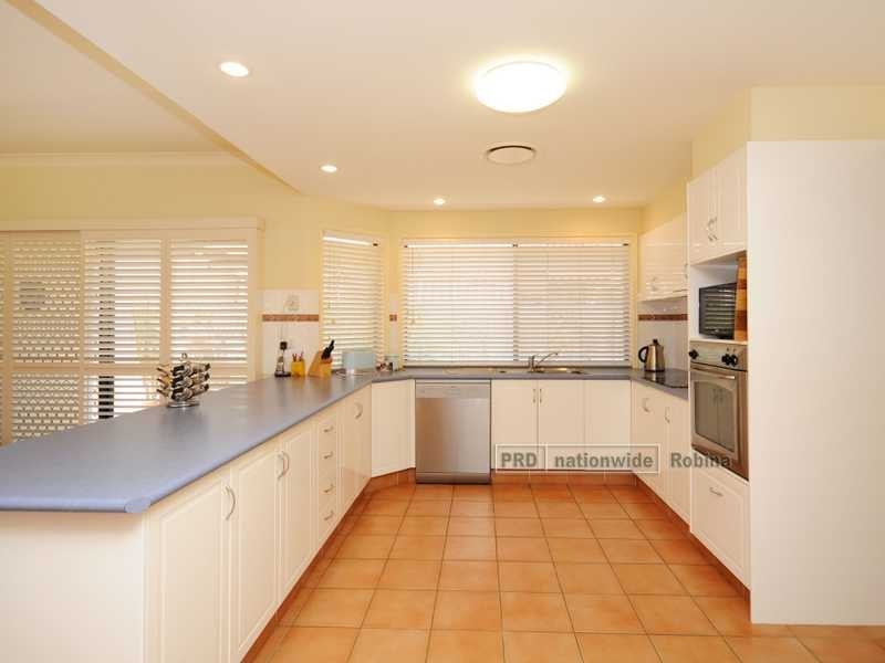 132 Dunlin Drive, Burleigh Waters QLD 4220