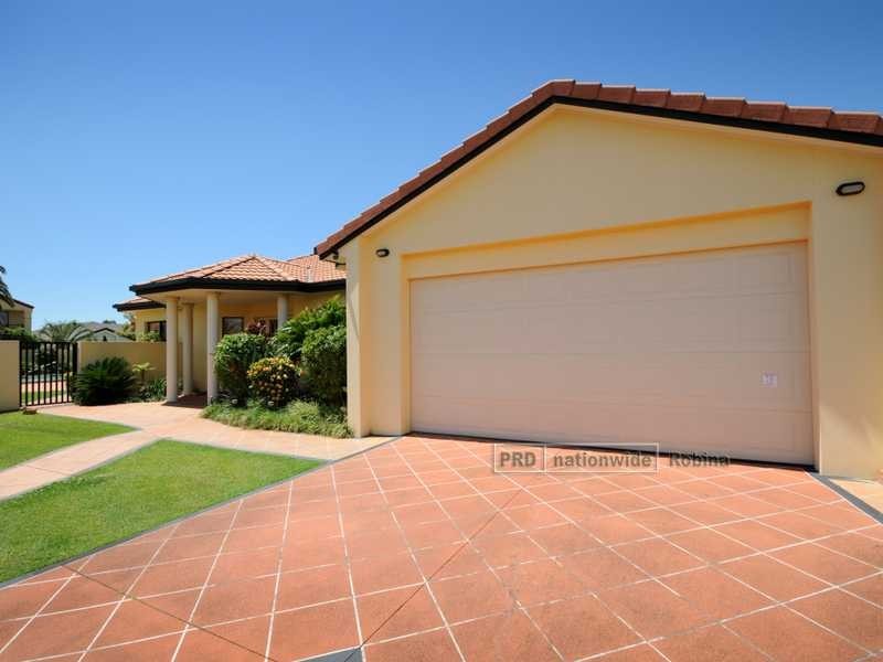 132 Dunlin Drive, Burleigh Waters QLD 4220