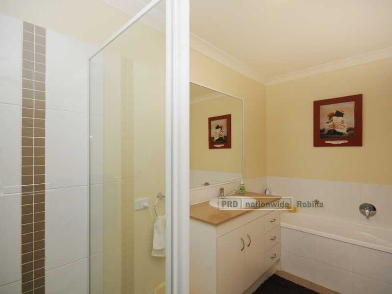 Unit 1/8 Jasmine Circuit, Ormeau QLD 4208