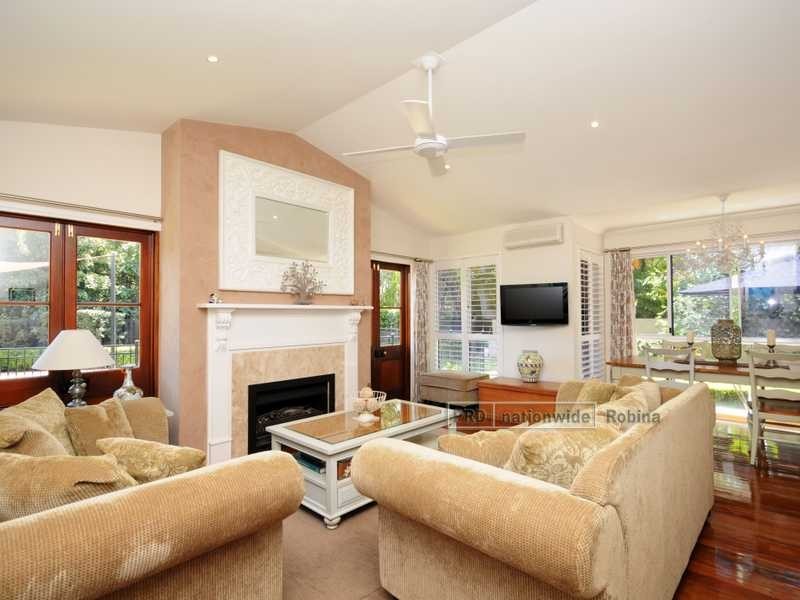 6 Nunawading Court, Robina QLD 4226