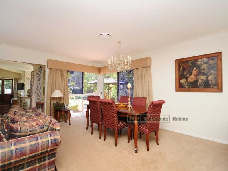 6 Nunawading Court, Robina QLD 4226