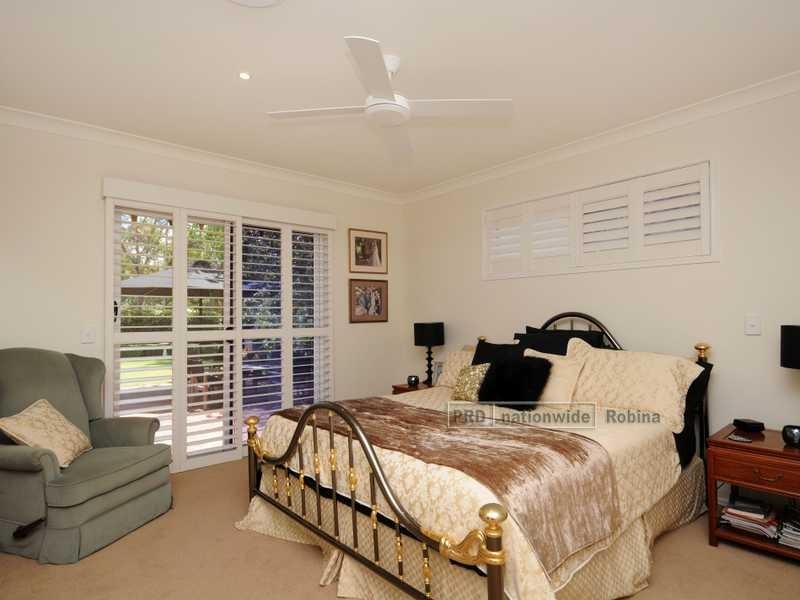 6 Nunawading Court, Robina QLD 4226