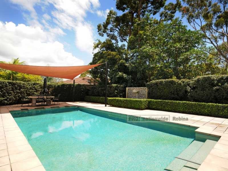 6 Nunawading Court, Robina QLD 4226