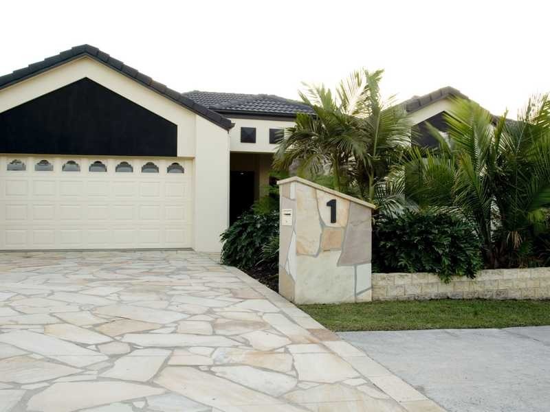1 Bayswater Avenue, Varsity Lakes QLD 4227