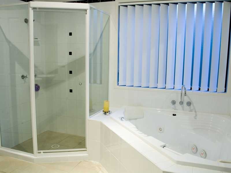 1 Bayswater Avenue, Varsity Lakes QLD 4227