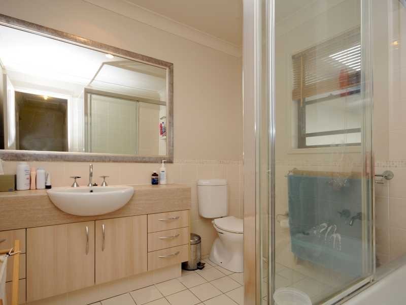 Unit 7/2 North Shore Avenue, Varsity Lakes QLD 4227