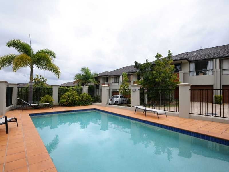 Unit 7/2 North Shore Avenue, Varsity Lakes QLD 4227