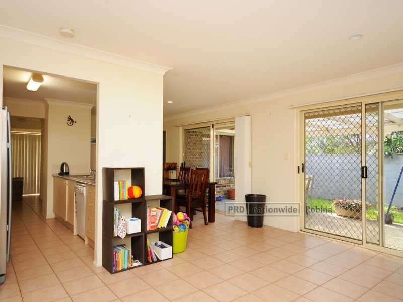 6 Wisconsin Street, Varsity Lakes QLD 4227