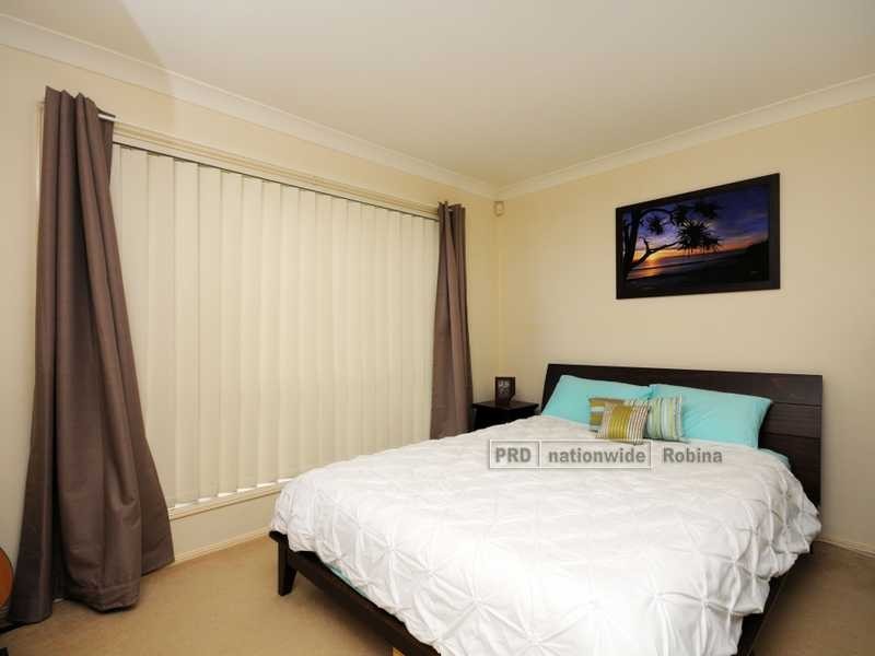 6 Wisconsin Street, Varsity Lakes QLD 4227